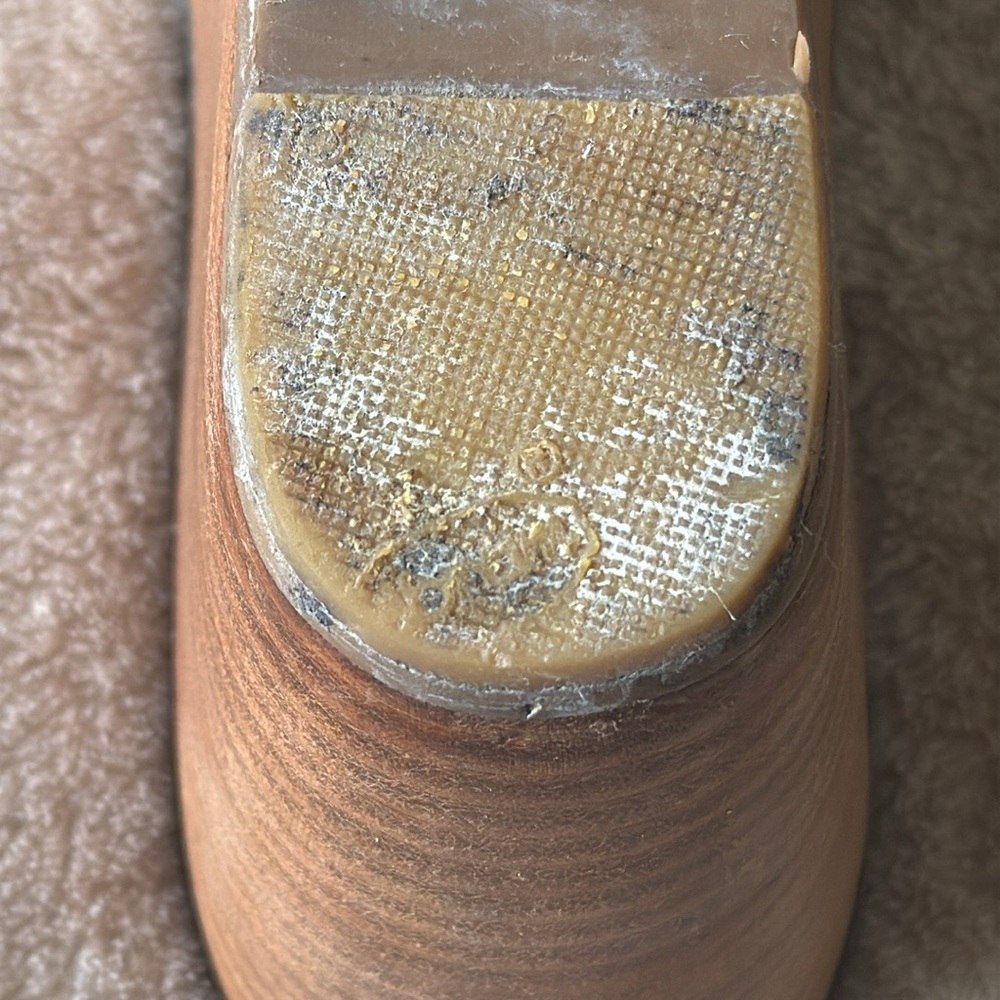 Tory Burch Black and Cream Wedge Sandals - Picture 11 of 13